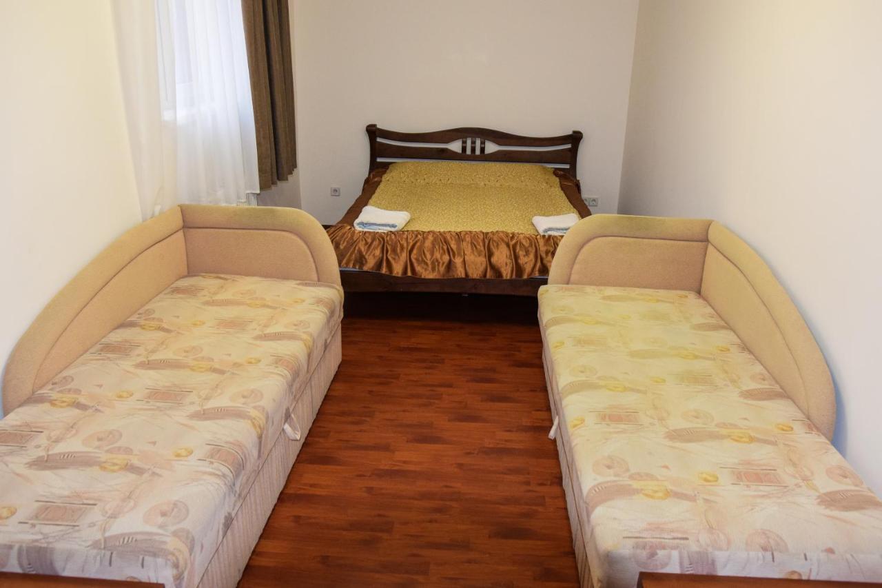 Gostynniy Dvir Hostel Ternopil Eksteriør bilde